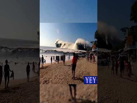 Tourist Captures Giant Tsunami Wave Approaching Beach #TidalWave #YesEpicYes #Ocean